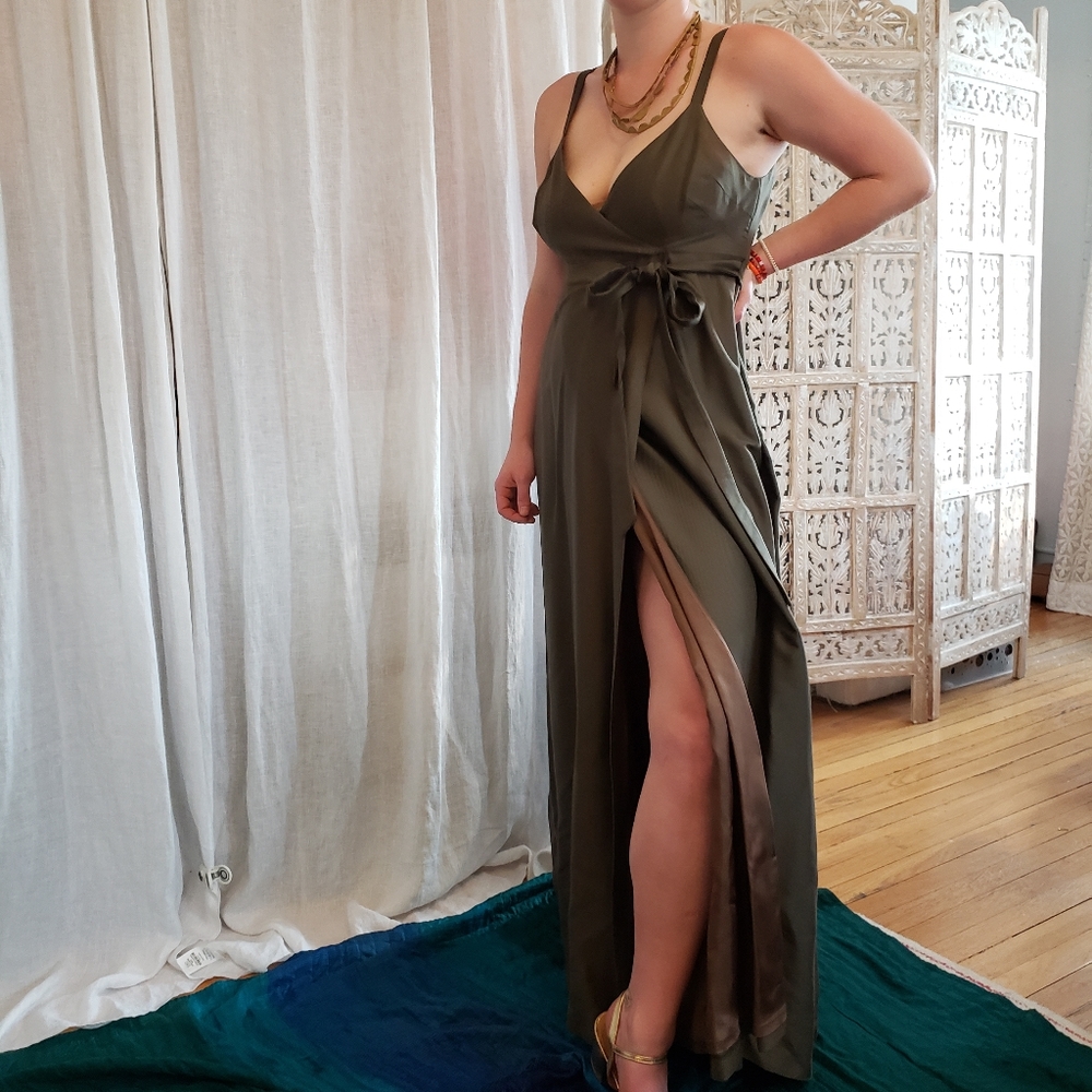 Olive Green Maxi dress by Banana Republic - Picture 4 of 7